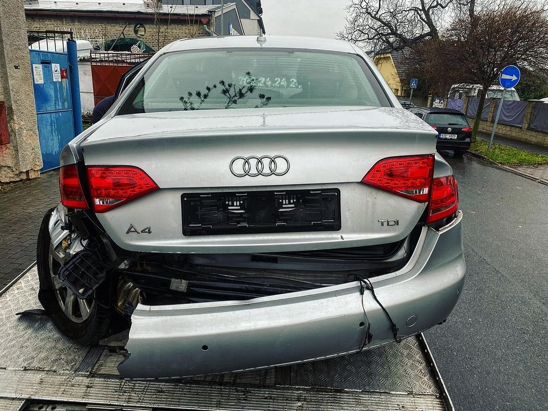 Vůz na náhradní díly Audi A4 B8 8K sedan 2012 CAGA LLN LX7W - 3