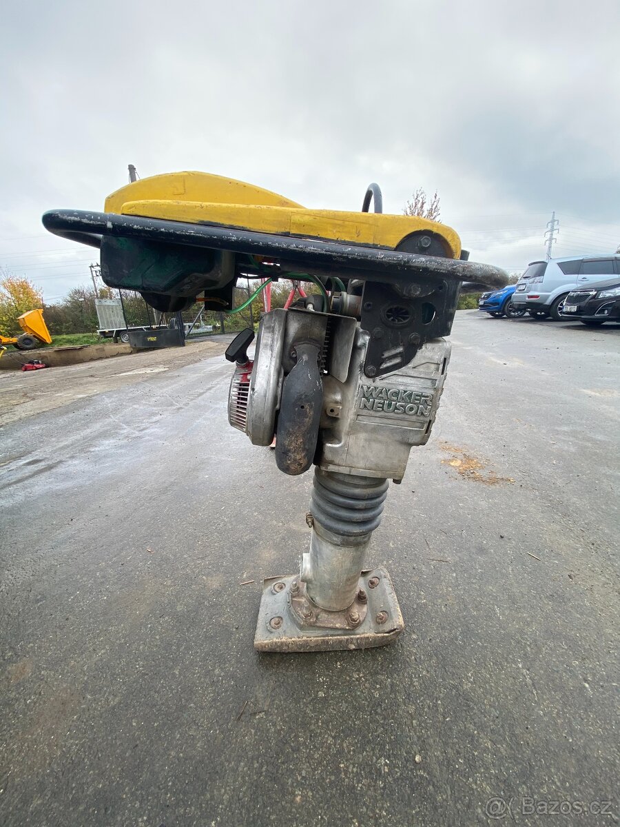 Vibrační pěch Wacker BS50 - 3