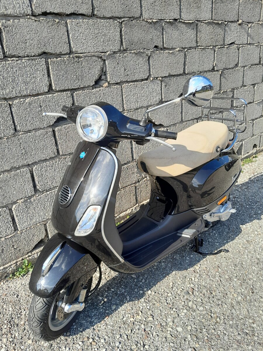 Vespa LX 50 4t, 2011, málo jetá, moc pěkný stav - 3