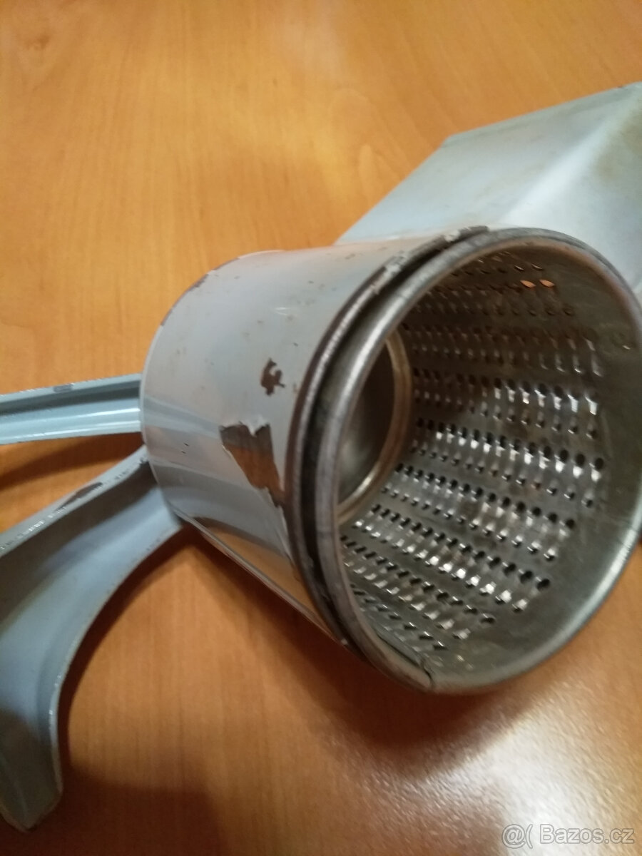 Mlýnek na oříšky,strouhanku, kompletní - 3