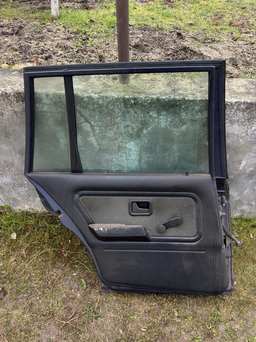 Bmw e30 touring LZ dveře - 3