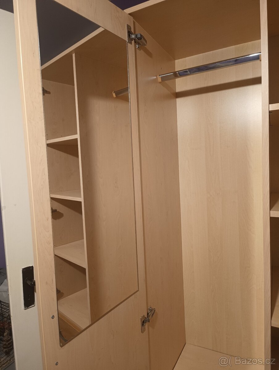 Šatní skříň - 3