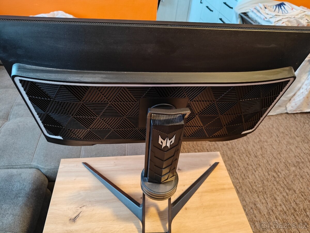 31.5" Acer Predator XB323QKNV - 3