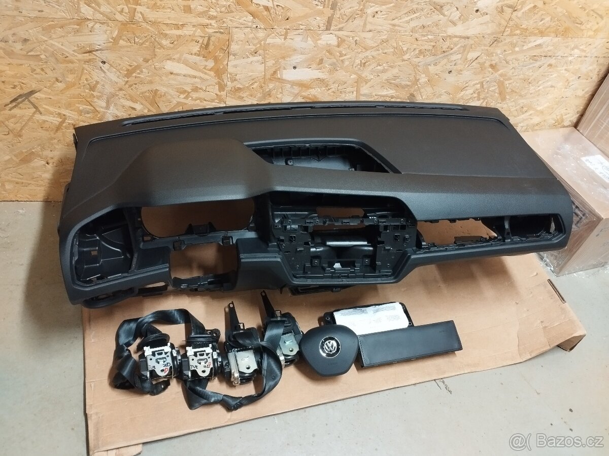 Airbagy, palubní deska, pásy Volkswagen Touran