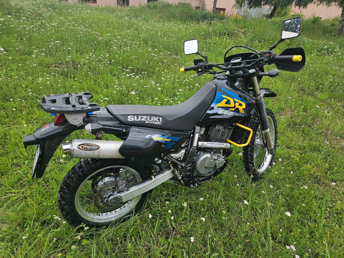 SUZUKI DR 650 SE – TOP stav, jen 29 tis. km