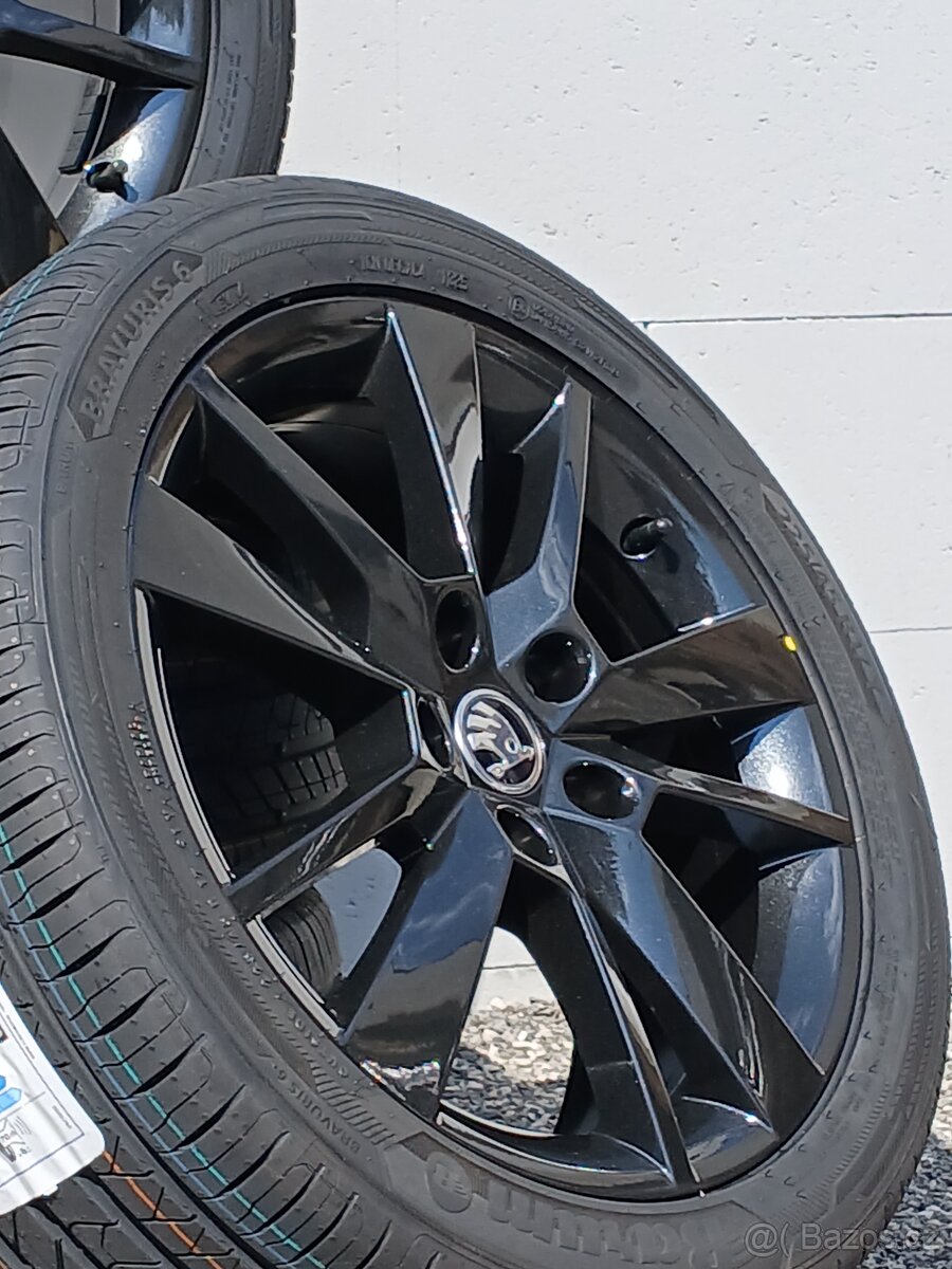 Pěkná nová letní orig alu Škoda Octavia 3 225/45/17 - 3