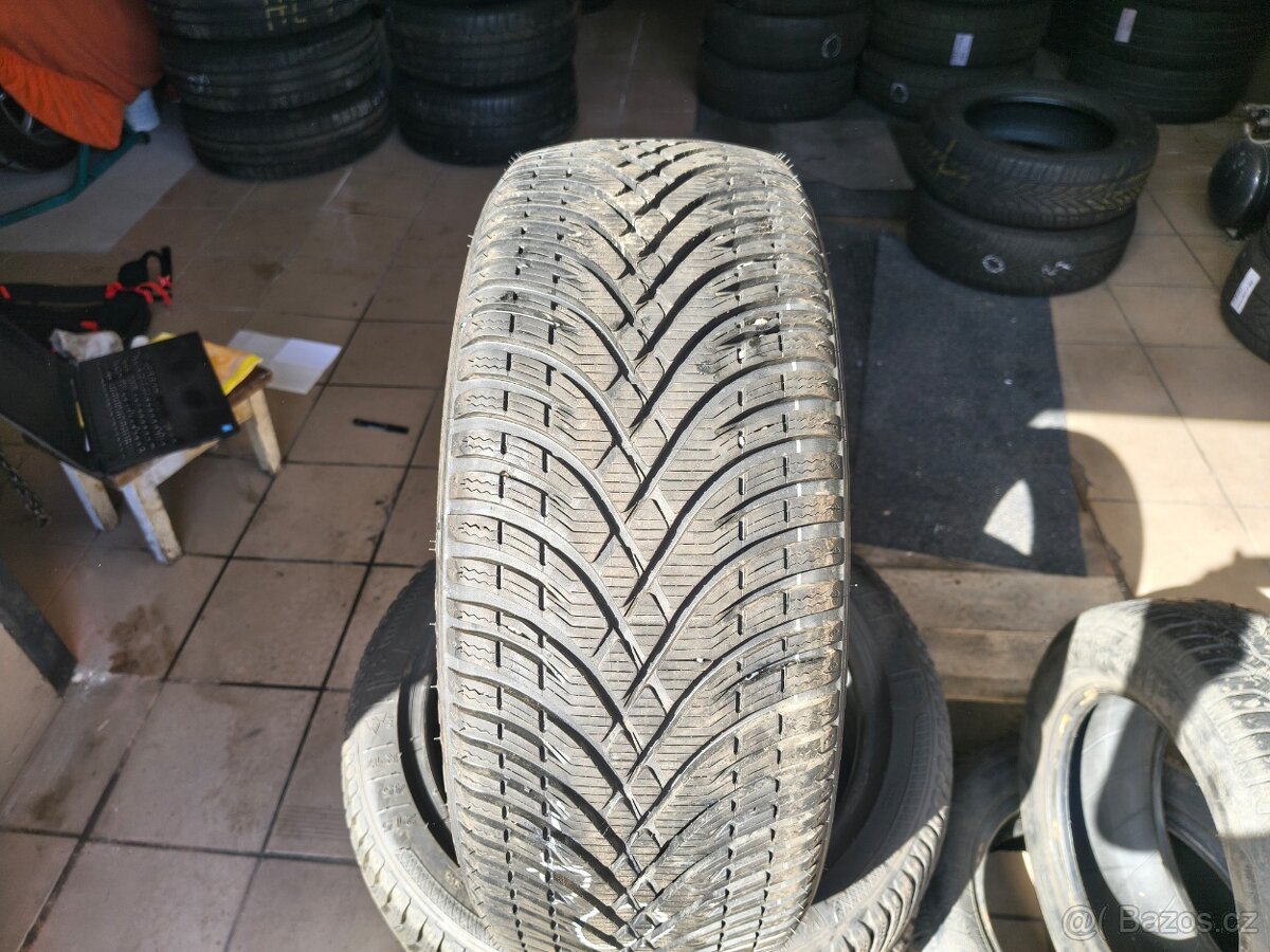 215/45 R17 KLEBER (7-8mm) č.15844/b8 - 3