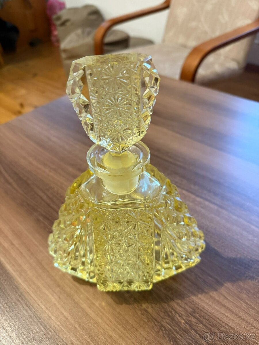 Likérová souprava ze žlutého skla - 3