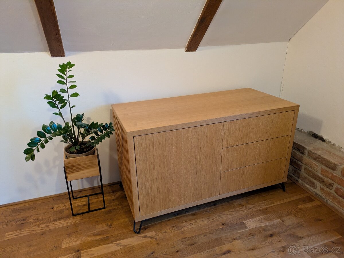 Komoda - 3