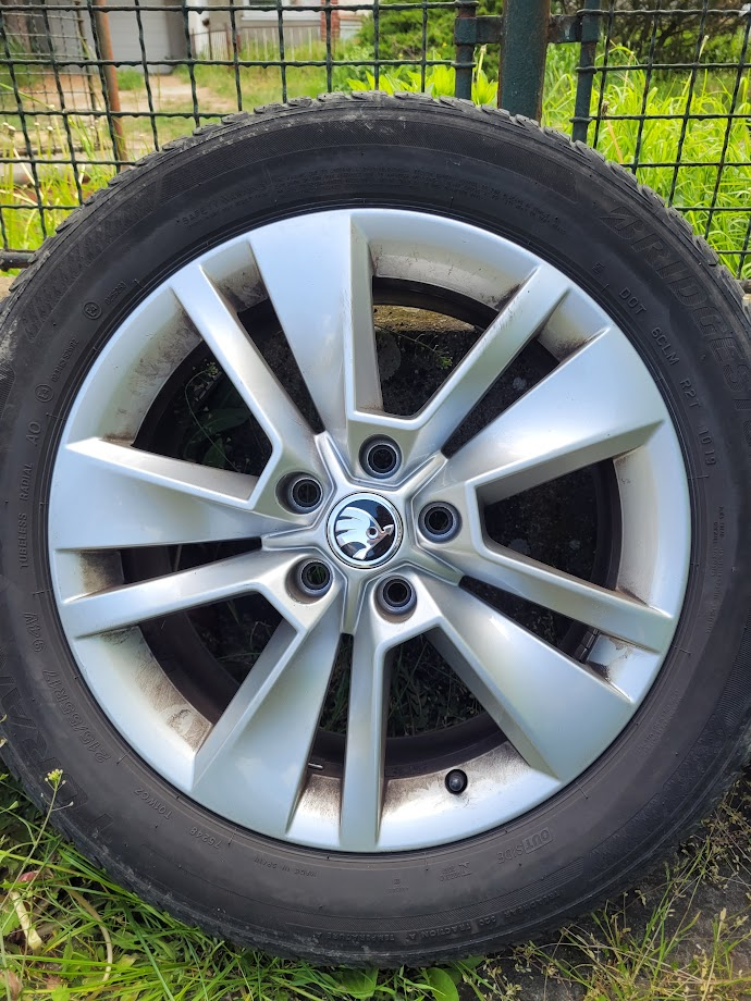 Letní Škoda Triton 17" Karoq 57A071497 8Z8 - 3