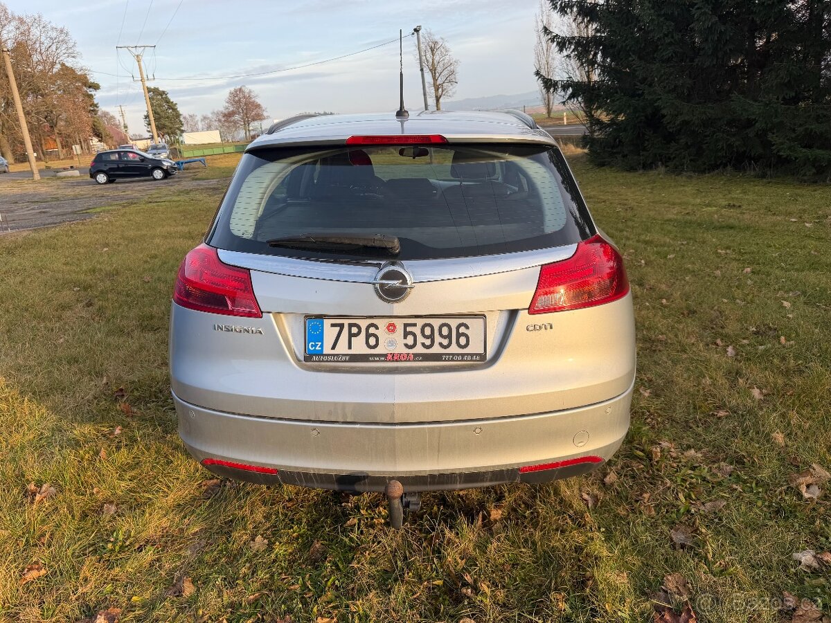 Opel Insignia, rv 09.2010, 145824 km - 3