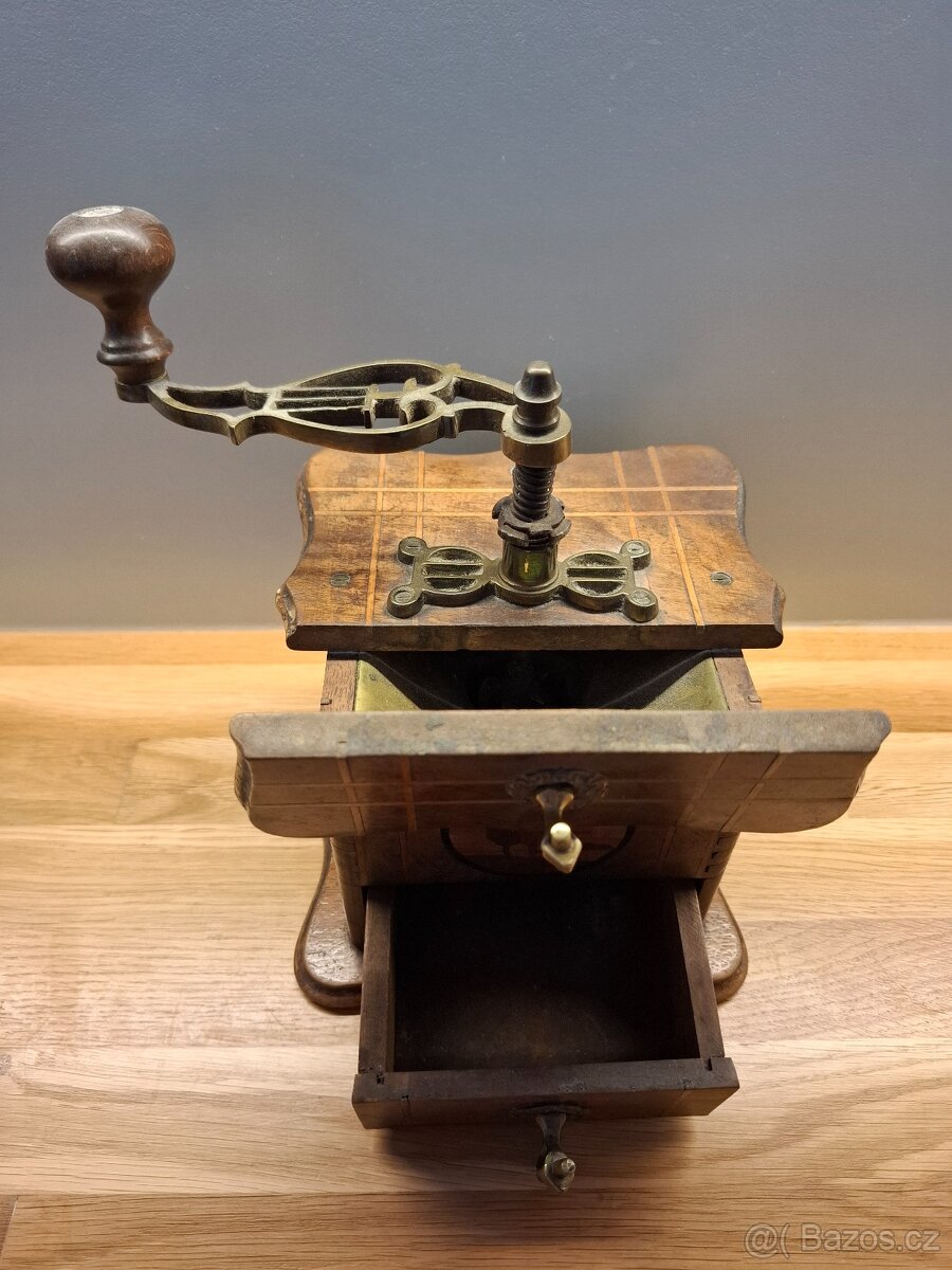 Mlýnek na kávu - 3