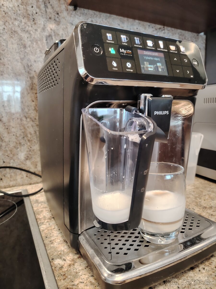 Automatický kávovar Philips LatteGo EP5447/90 - 3