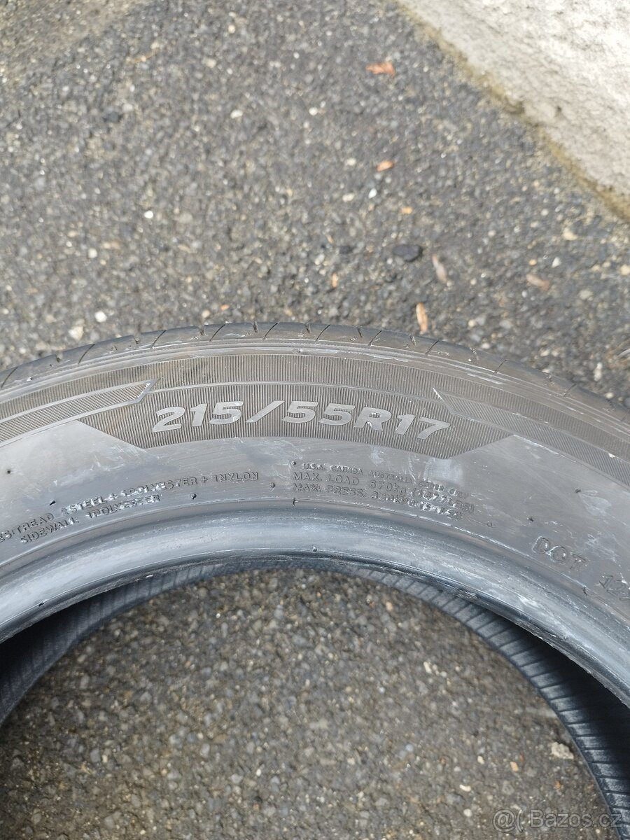 Hankook 215/55 R17 - 3