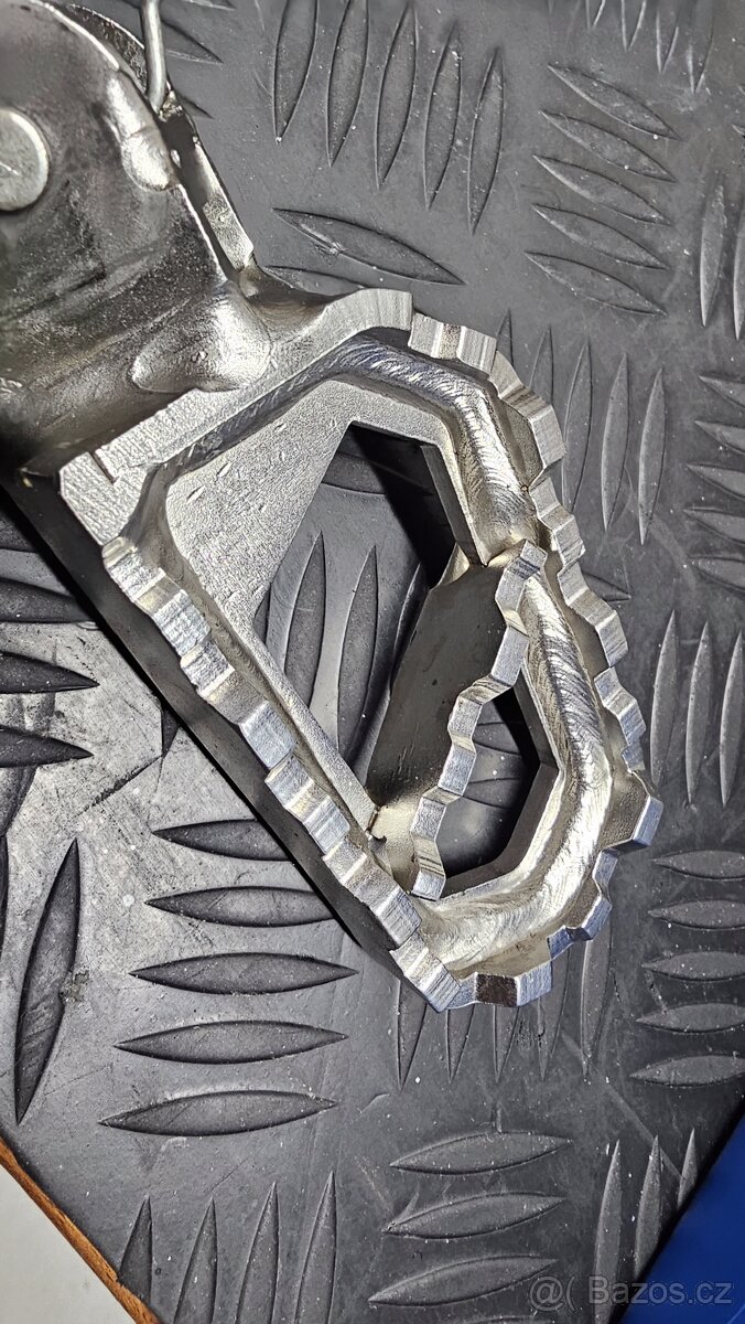 Stupačky Ducati Touratech - 3