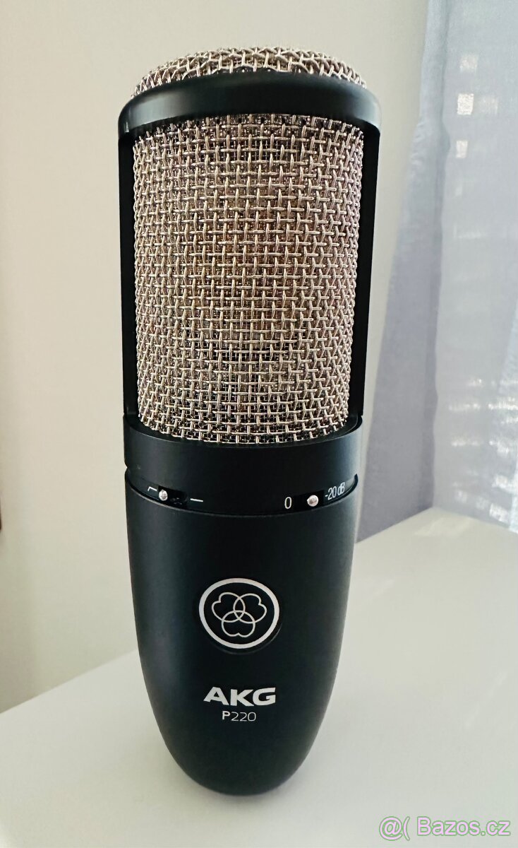 AKG P 220 - 3