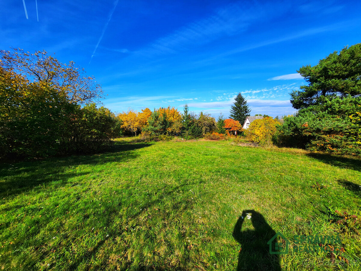 Prodej pozemku 700 m2 - 3