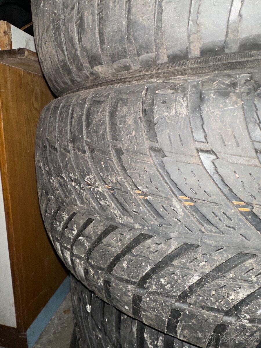 Pneu zimní 235/55/R18 - 3