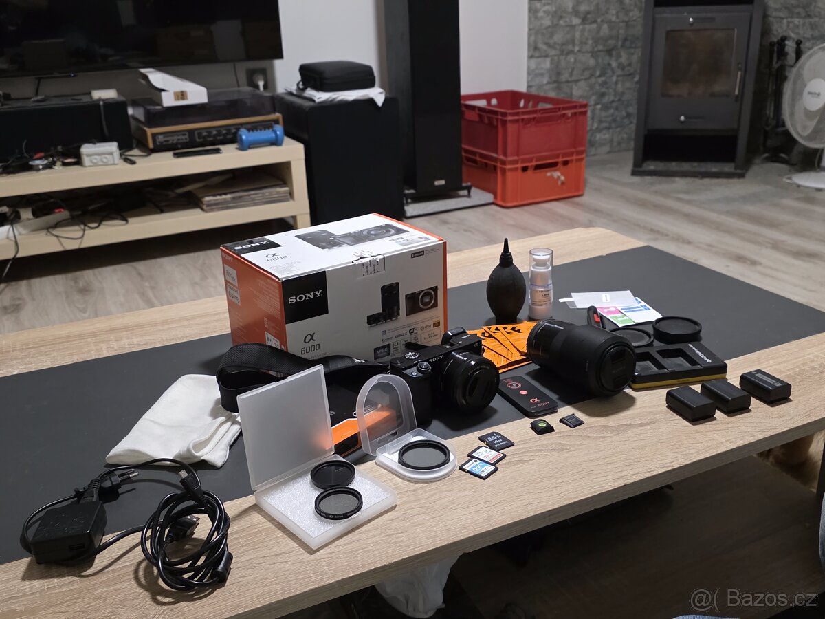 Sony A6000 + 16-50mm + 55-210mm + bohaté příslušenství - 3