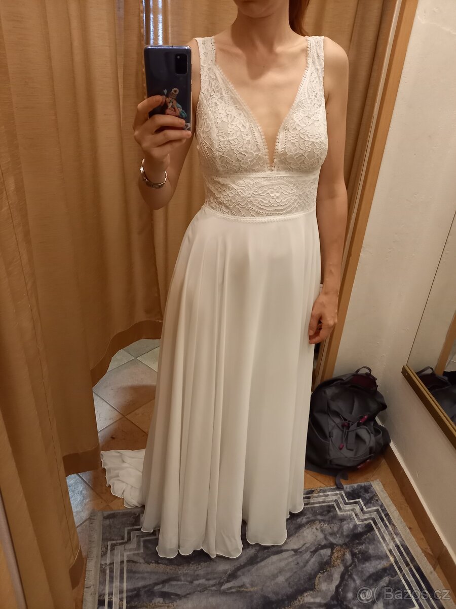 Bílé svatební šaty krajkové - 3