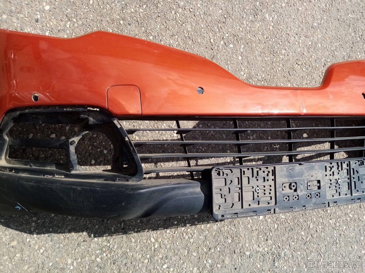 Renault Captur - přední nárazník ( 620221421R ) - 3