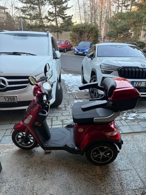 Invalidní elektrický vozík - 3