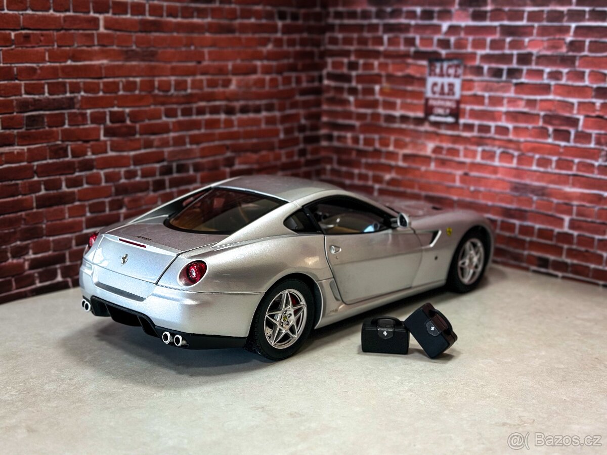 1:18 Ferrari 599 GTB - 3
