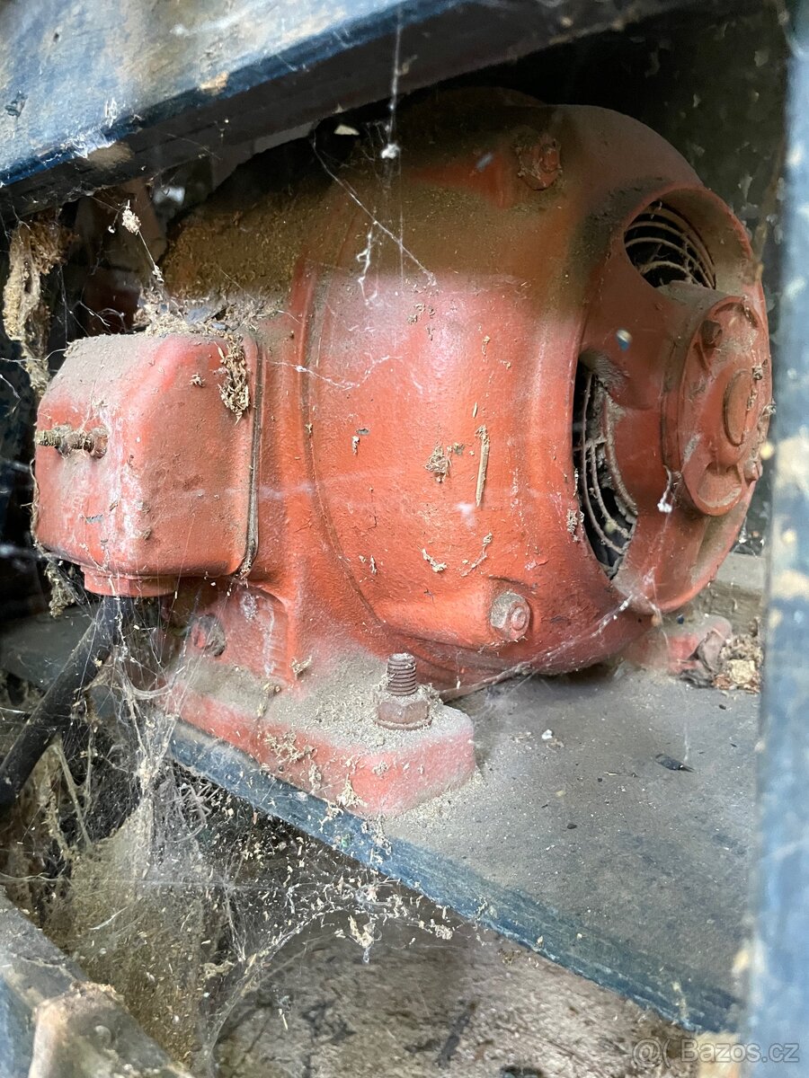 Kotoučová pila ( cirkulárka ) a hoblovka ( srovnávačka ) - 3