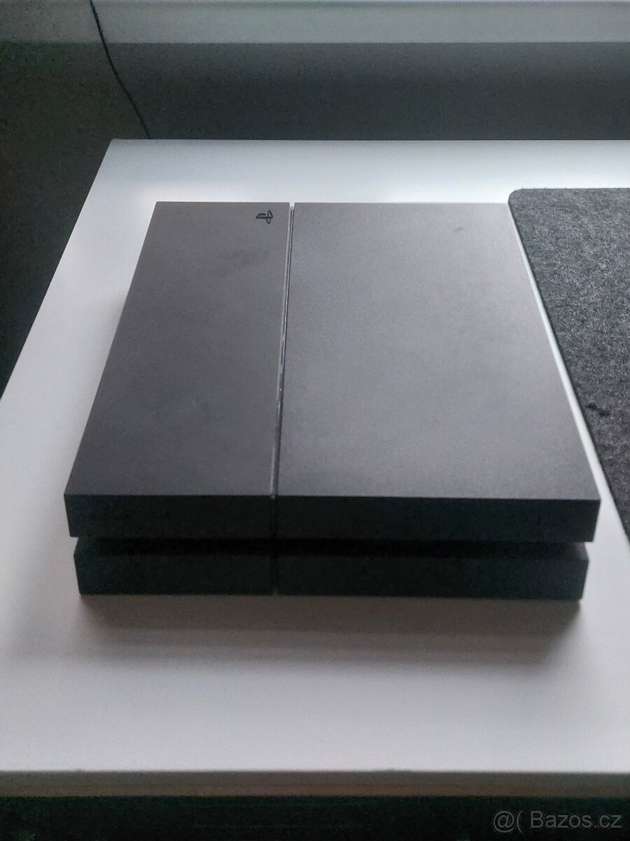 Playstation 4 1 TB + 3 ovladače - 3