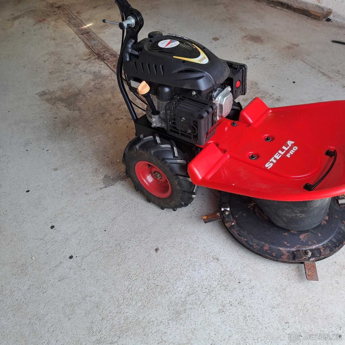 Prodám bubnovou sekačku Motor Jikov - 3