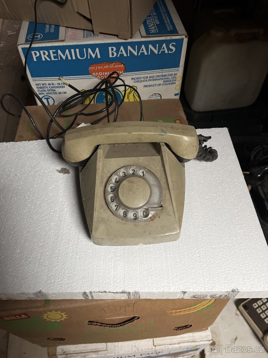 Staré telefony - 3