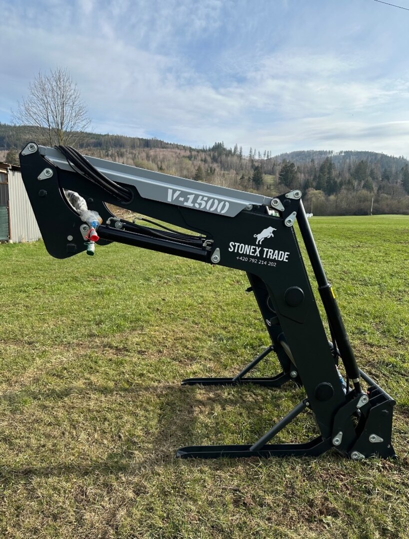 Čelní nakladač HYDRATRAC 1500 - 3