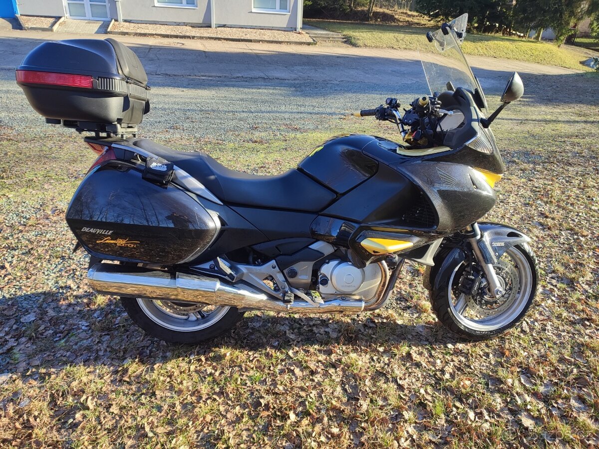 Honda NT700V Deauville ABS a kardan - 32 150 km - 3