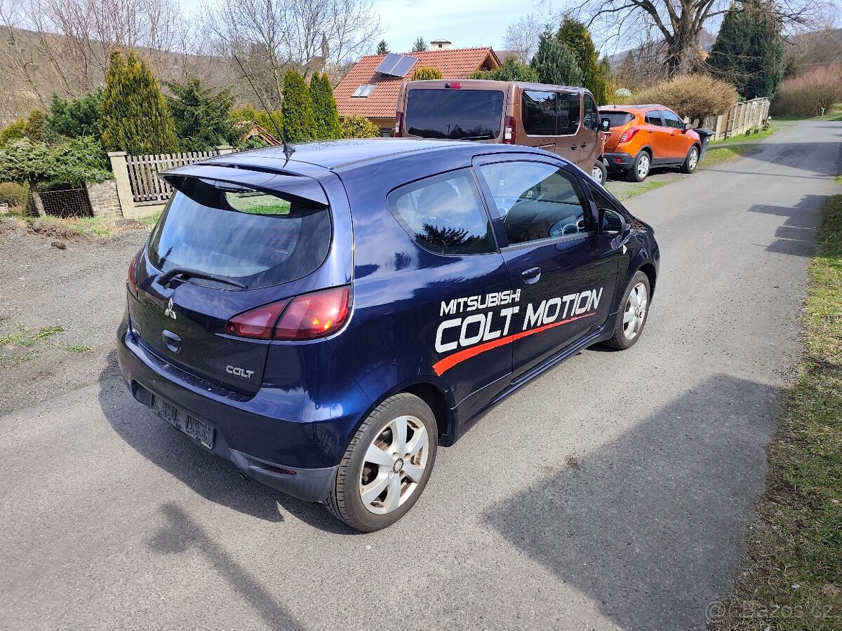 Mitsubishi Colt - 3