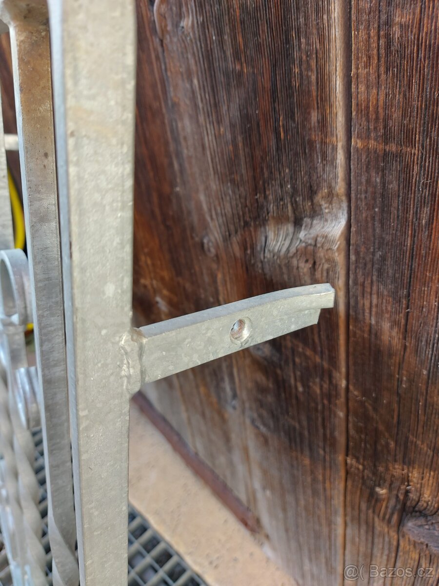 Mřížka do okna - 3