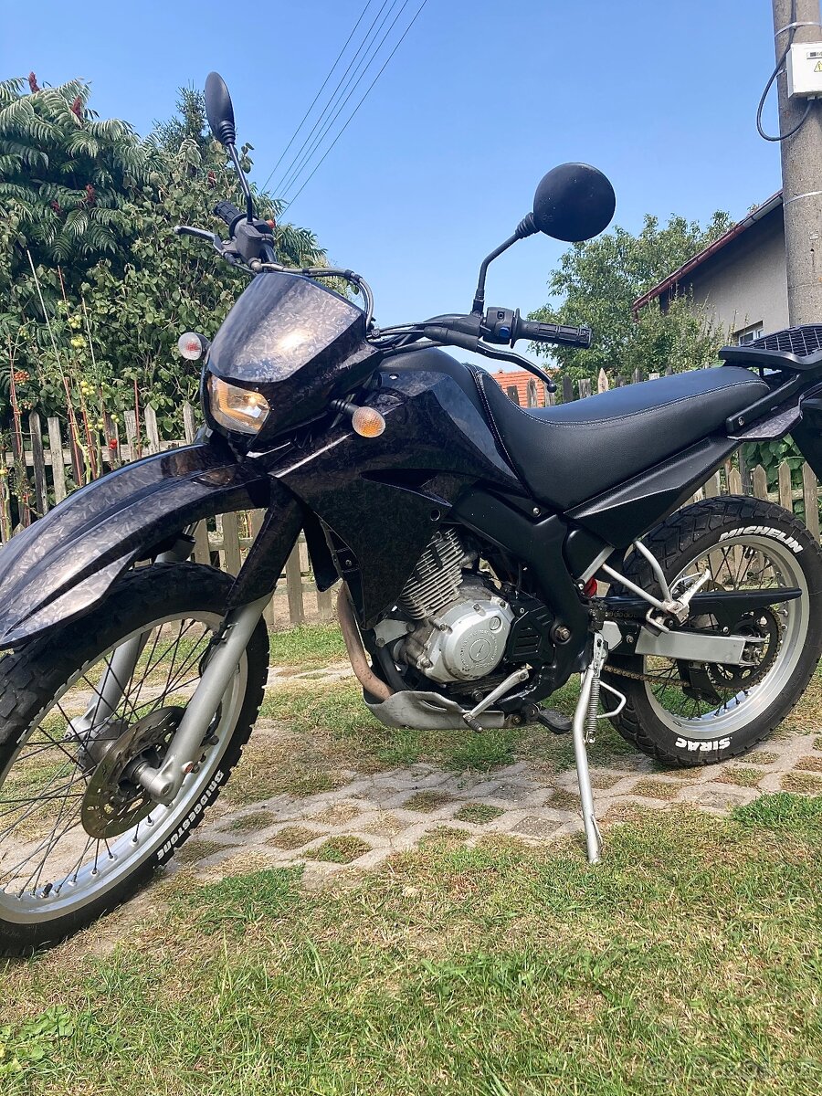 Yamaha xt 125 r