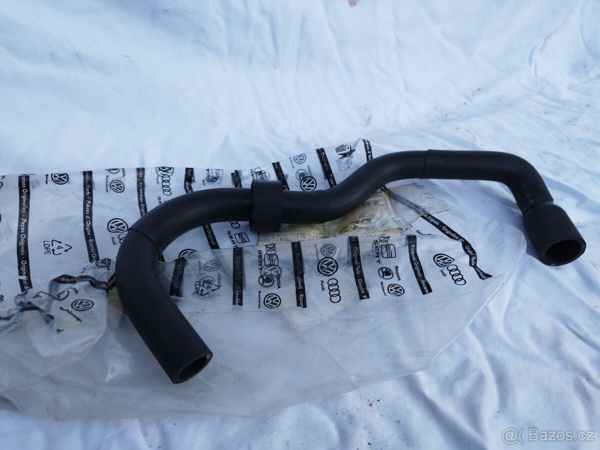 P: Vodní hadice termosatu Škoda Octavia I 1.6 75kw - 3