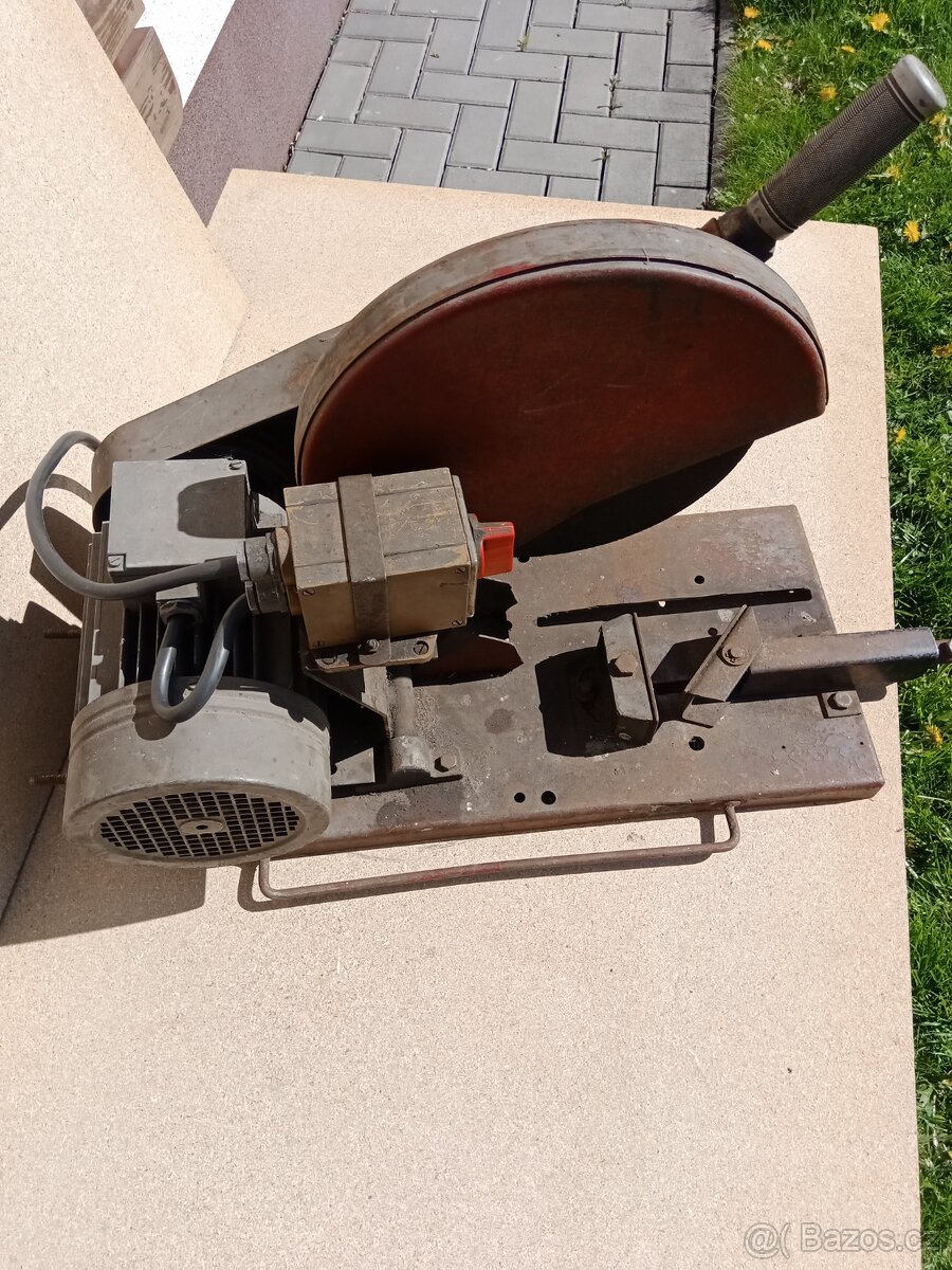 Rozbrusovaci pila - 3