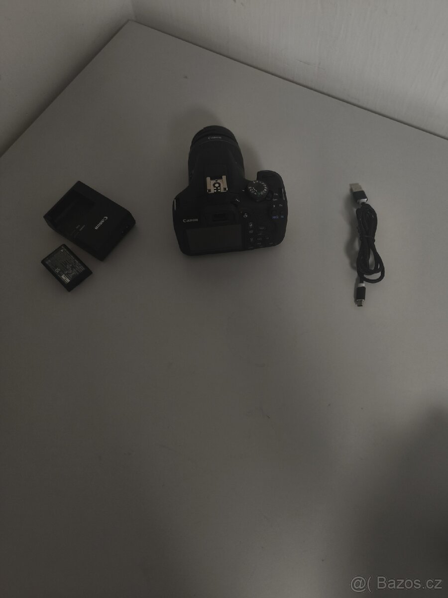 Canon EOS 2000D + objektiv EF-S 18-55mm - 3