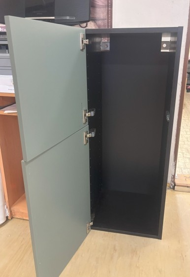 ŠEDÁ SKŘÍŇKA (BEZ POLIČEK) - 3