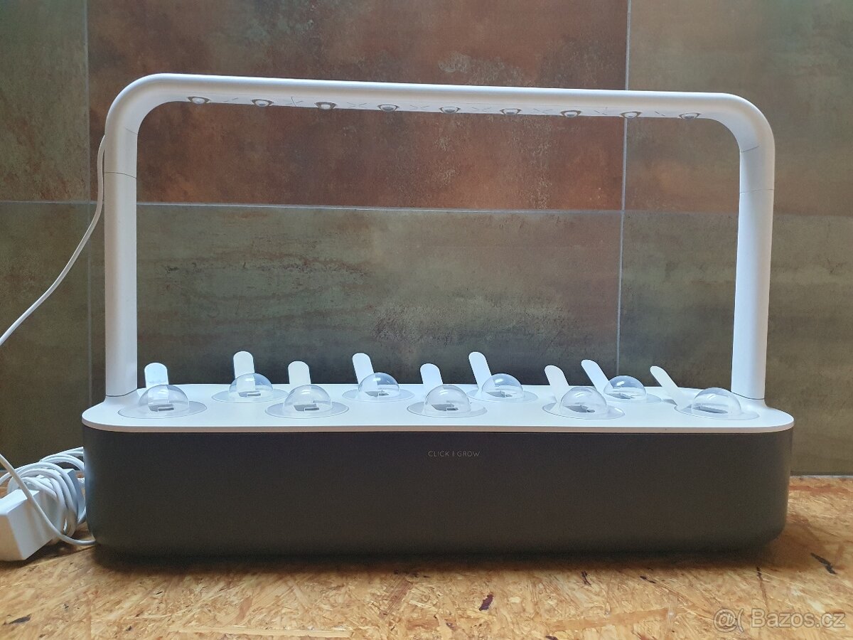 Click and Grow Smart Garden 9 - 3