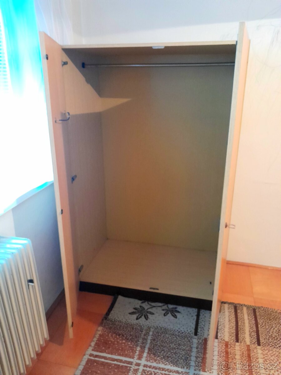 Šatní skříň - 3
