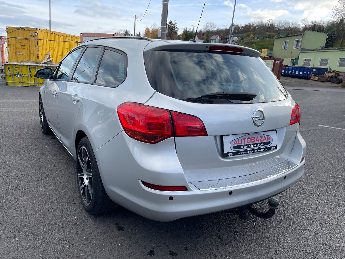 Opel Astra, J KOMBI 1,6 85kW, SERVISKA - 3