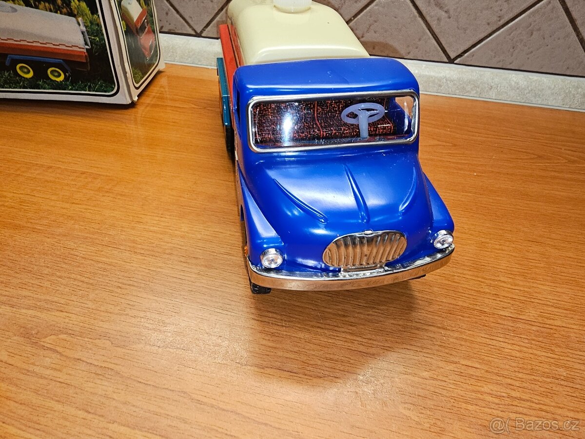 Tatra 138 MLÉKO - 3