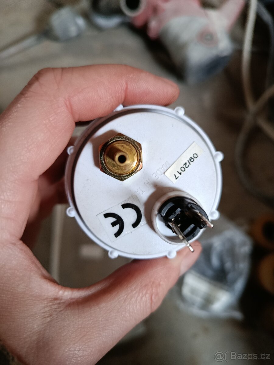 Kaplička na přídavné budíky - 3