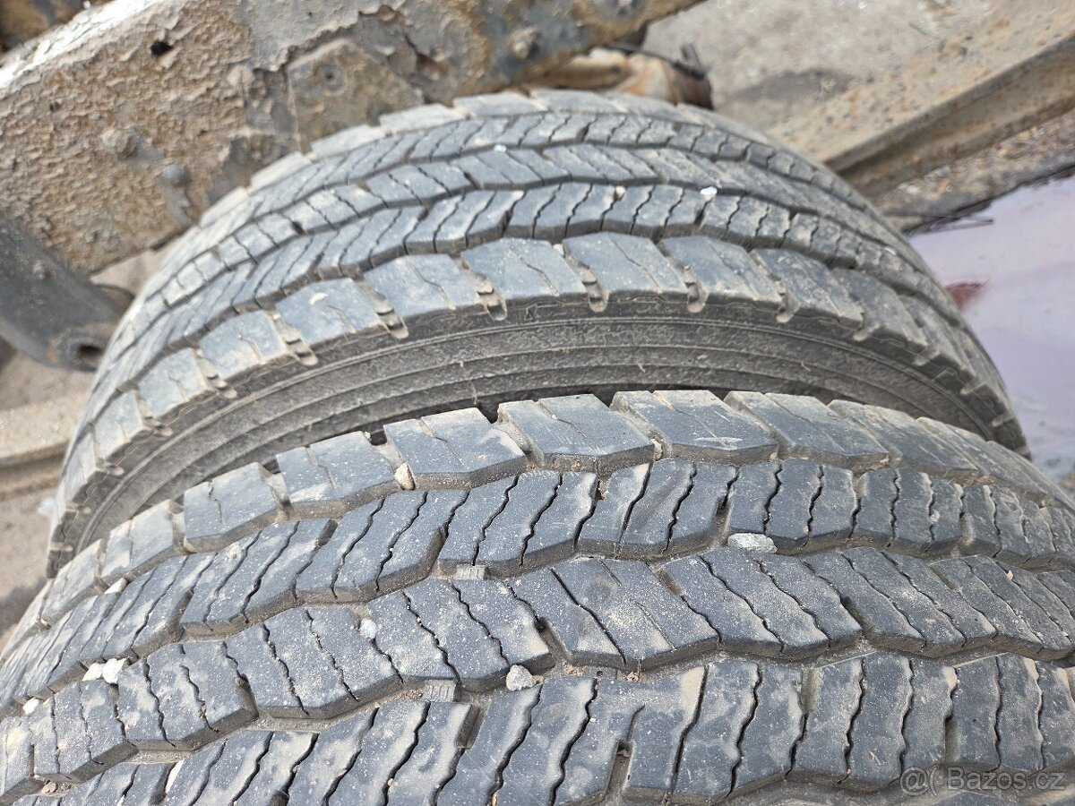 Pneu 225/75 R17.5 - 3