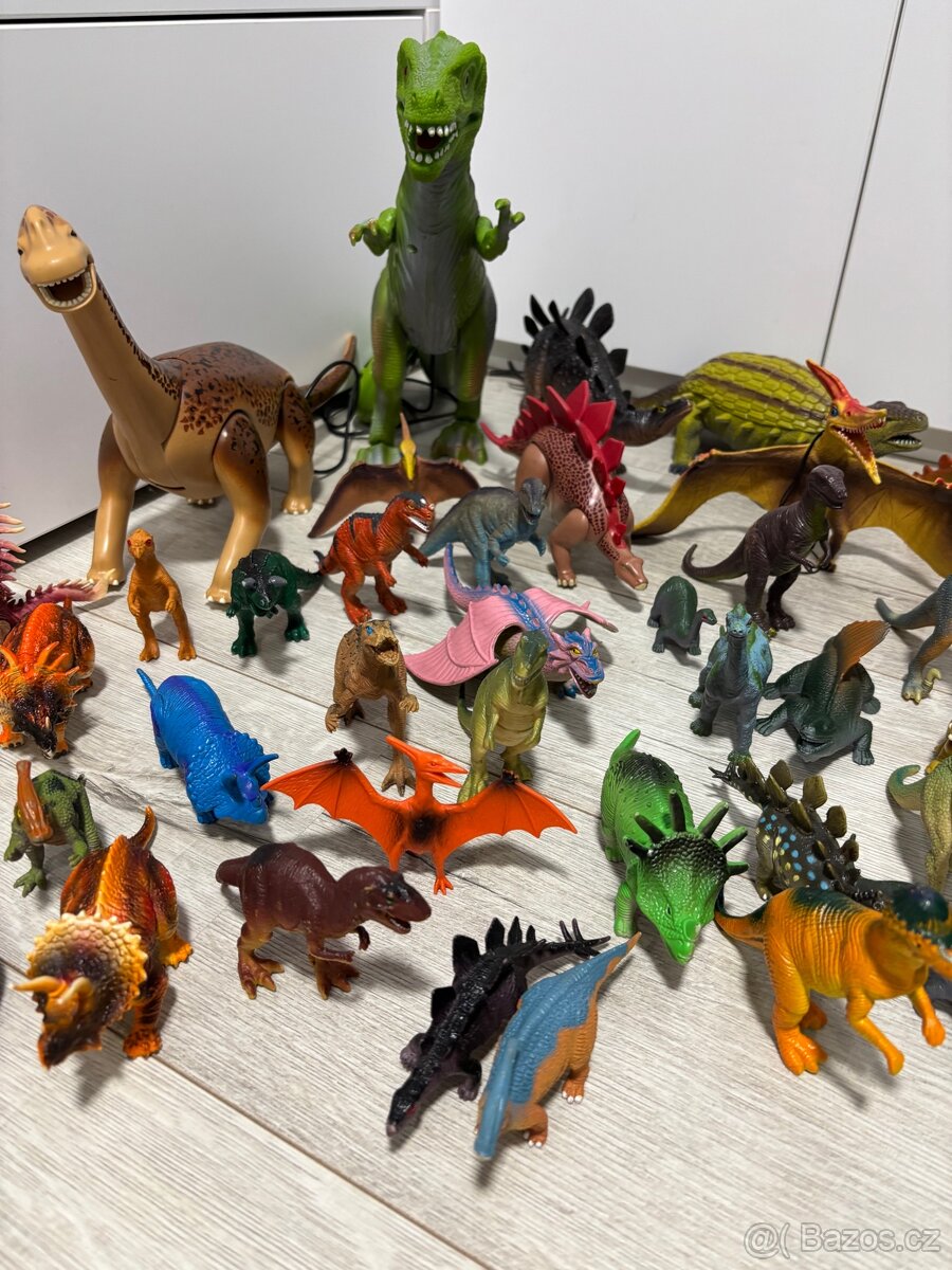 Prodám 66 figurek dinosaurů - 3