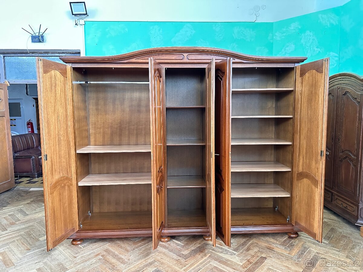 Šatní skříň dubová - 3