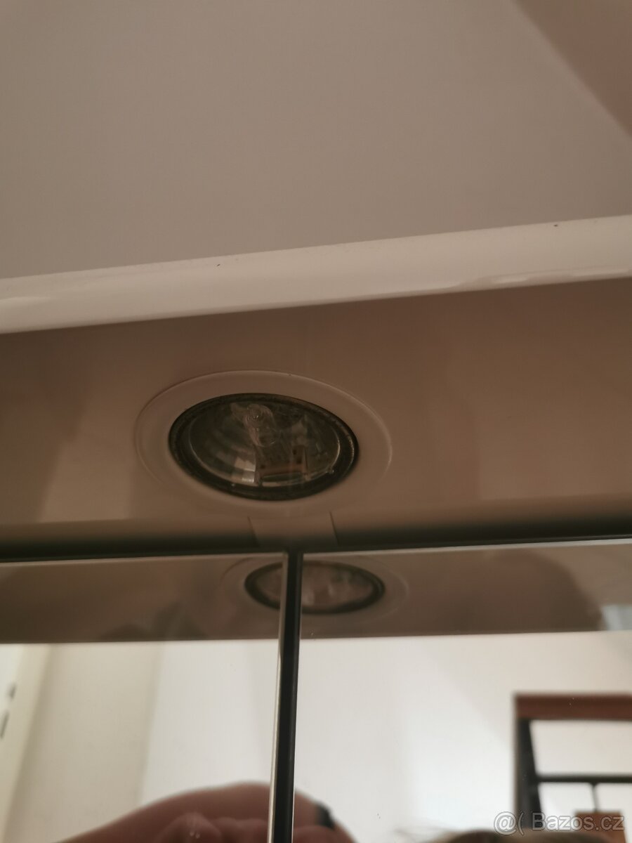 Zrcadlová skříňka - 3