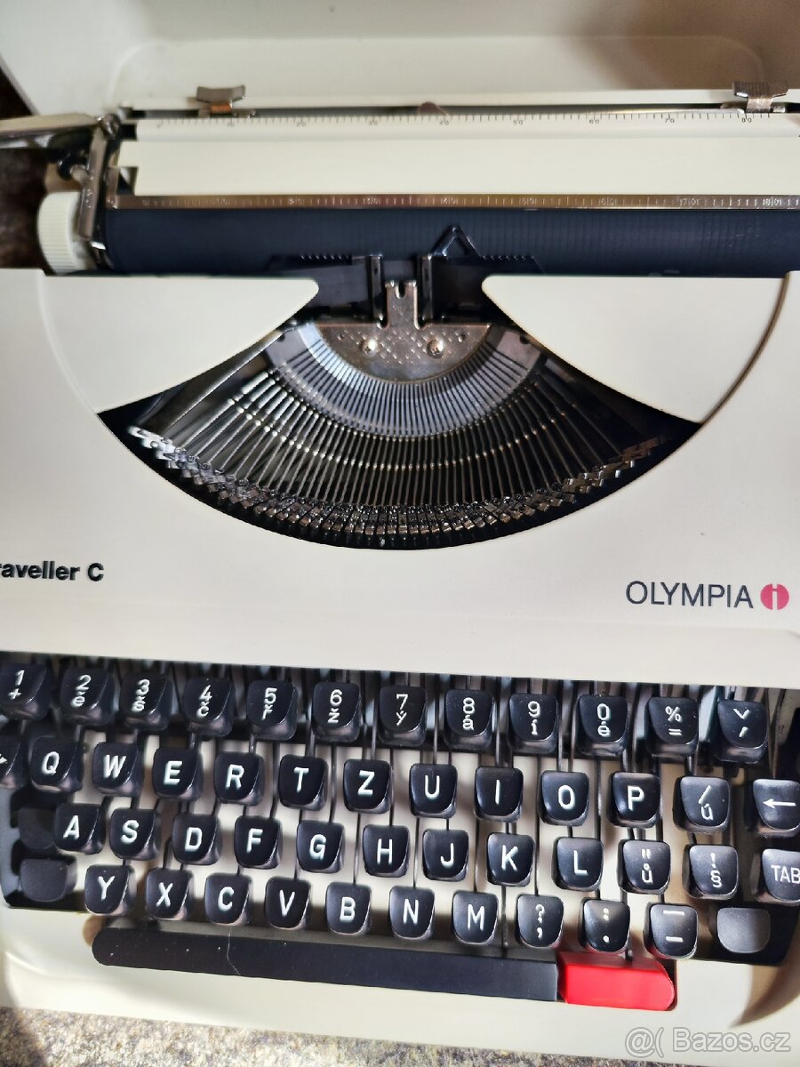 Psací stroj Olympia Traveller - 3